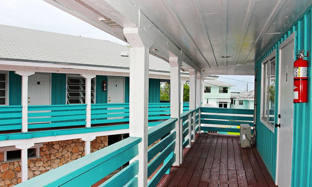 Two Turtles Resort Bahamas George Town Exterior photo